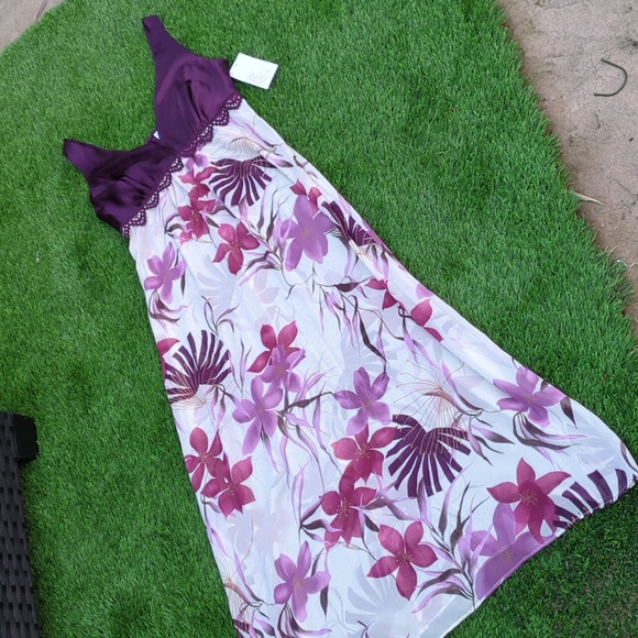 Luxe Satin Gown Sleepwear floral purple, Small Size. NWT - Picture 7 of 12